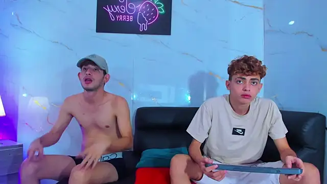 Room_boys_hot 现场XXX聊天