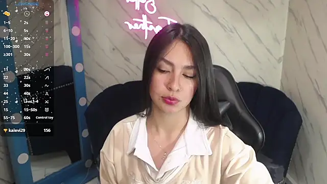 Maleja_v_'s Live XXX Chat