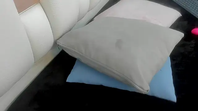 mask_red_girln Live XXX chat