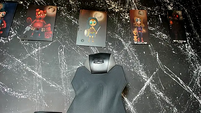 Živý XXX chat ArielBasquiat