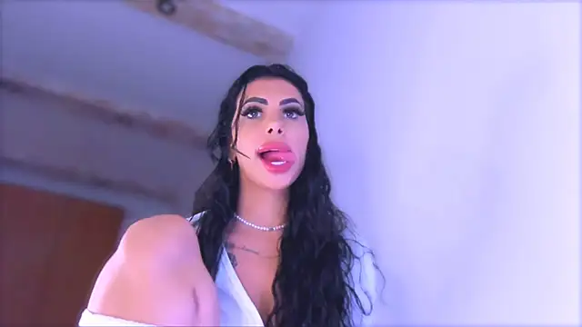 Moonamour: απευθείας συνομιλία ΧΧΧ