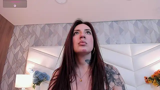 Nina_Ford_ Adlı Modelin Canlı XXX Sohbeti