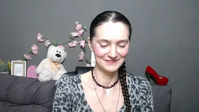 TayaFinch: απευθείας συνομιλία ΧΧΧ