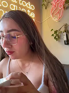 Arya_d – webcam-show