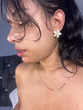 XXX chat uživo modela PilarJones_