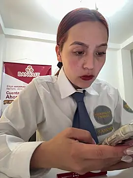 Emily-7_ 现场XXX聊天