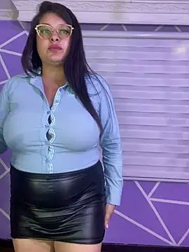 MiiaaJoness' Live XXX Chat