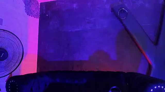 Chatroom XXX en direct de Agathaargent_