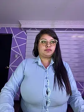 MiiaaJoness' Webcam Show