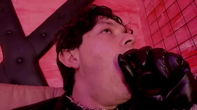 Eliot_X's Live XXX Chat