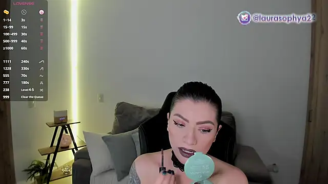 laurasophya Adlı Modelin Canlı XXX Sohbeti