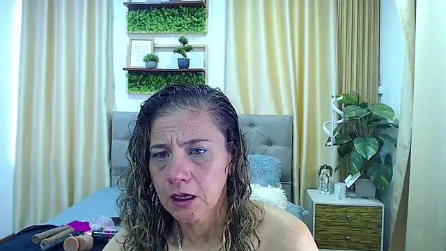 Czat XXX na żywo – sasi_luna