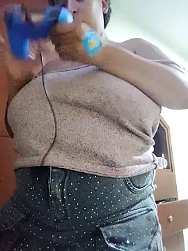 Pokazy przed kamerką – You-sexy-starr