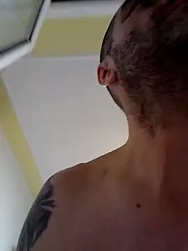 Show modela DOMINATOR_SIR-MASTER na web-kameri