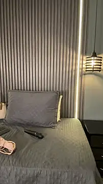 Chatroom XXX en direct de MiaPetit_