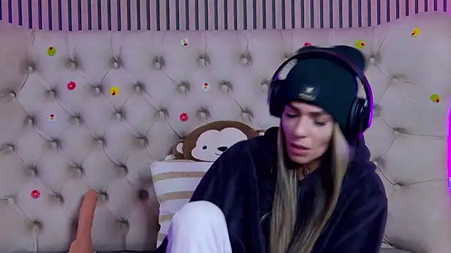 PlayfulShow's Live XXX Chat