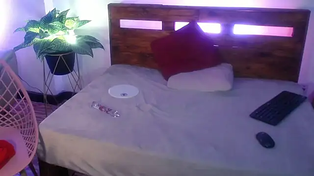 XXX chat uživo modela Yeseniaa25_