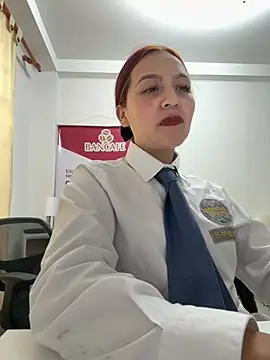 Chatroom XXX en direct de Emily-7_