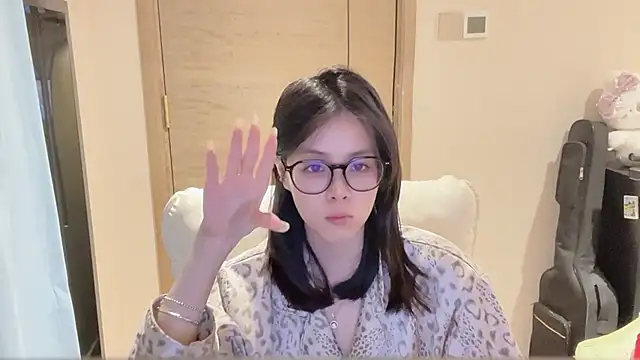 Koi-00 在線直播表演