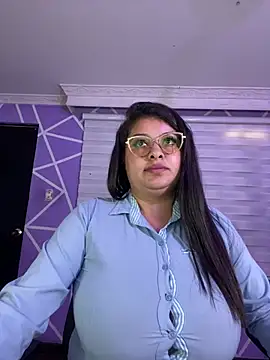 MiiaaJoness' Live XXX Chat