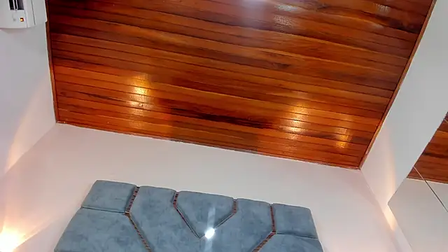 Chatroom XXX en direct de LucciaPorter