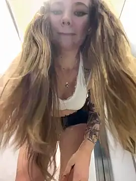 Chat +18 de Holy_Tereza ao vivo