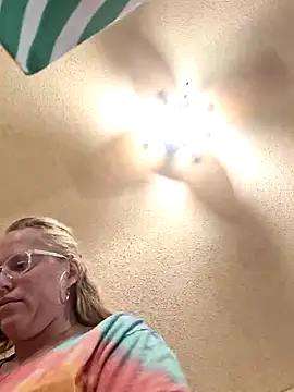 Онлайн чат XXX Toybox13_