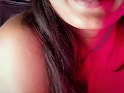 SilkenSundari élő XXX-chatje