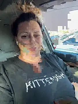 Hotslut187's Live XXX Chat