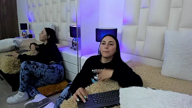 Chat XXX en directo de Ariana_rouse