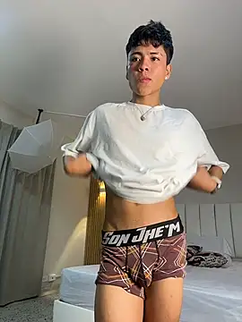 Chatroom XXX en direct de MaxiWildd