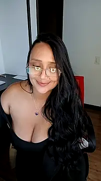 Esmeralda333's Live XXX Chat