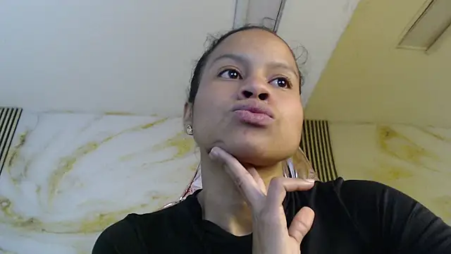 catalina5_s' Live XXX Chat