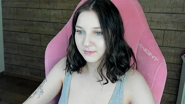 دردشة TinnaBurton الجنسية المباشرة