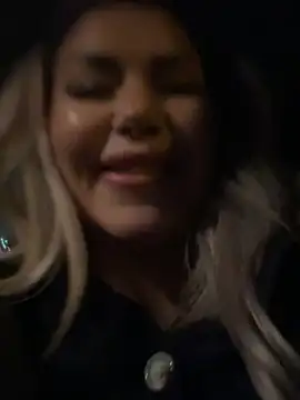 Chat XXX en directo de AnikaSunshine