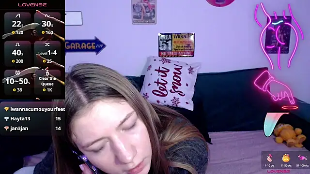 XXX chat uživo modela LovelyyLola