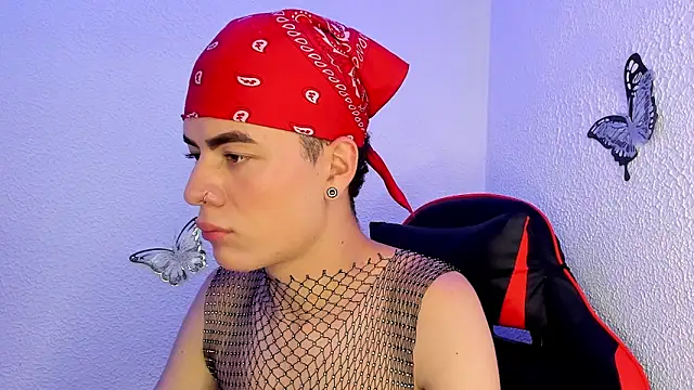 andrew_ixz élő XXX-chatje