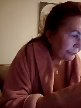 دردشة Hottie-Mom الجنسية المباشرة