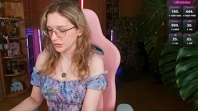 دردشة NicoleFaith الجنسية المباشرة