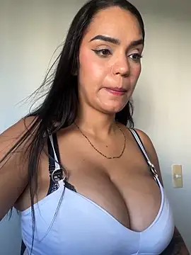 XXX chat uživo modela Sara-77