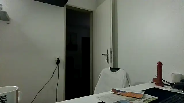 alpha-hunk élő XXX-chatje