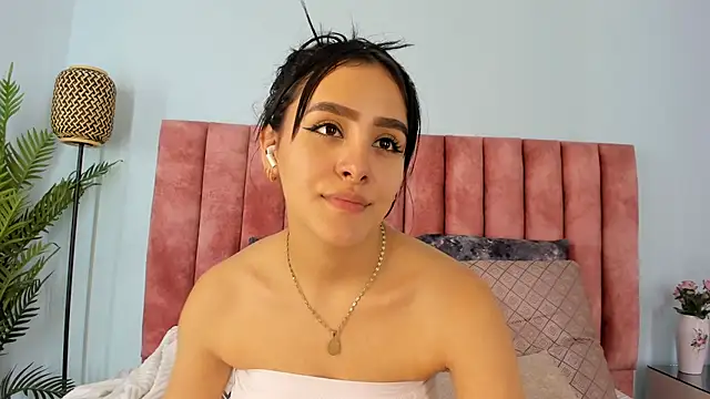 tati_saldarriaga's Live XXX Chat