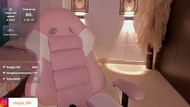 Онлайн чат XXX shayla_18