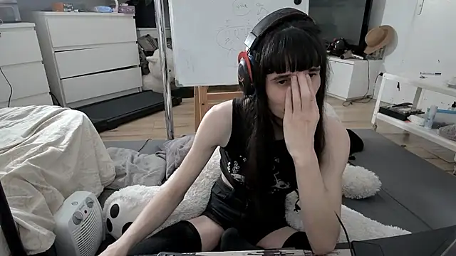 CeriseLapine's Live XXX Chat