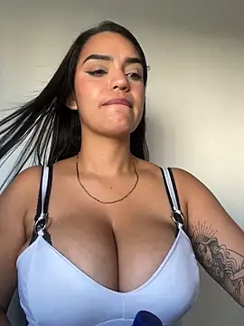 دردشة Sara-77 الجنسية المباشرة