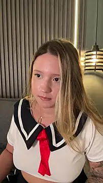 MiaPetit_ Adlı Modelin Canlı XXX Sohbeti