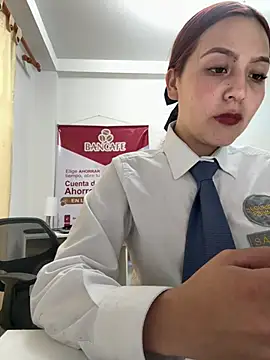 Emily-7_ Adlı Modelin Canlı XXX Sohbeti