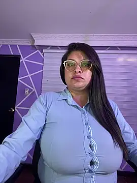 MiiaaJoness: онлайн-секс-чат