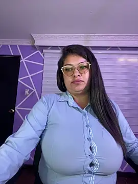 MiiaaJoness 现场XXX聊天