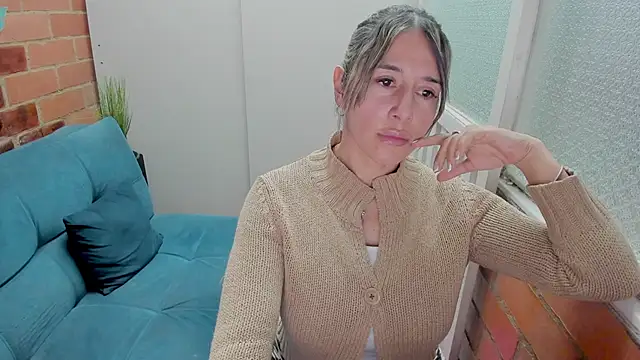 Penelope47's Live XXX Chat